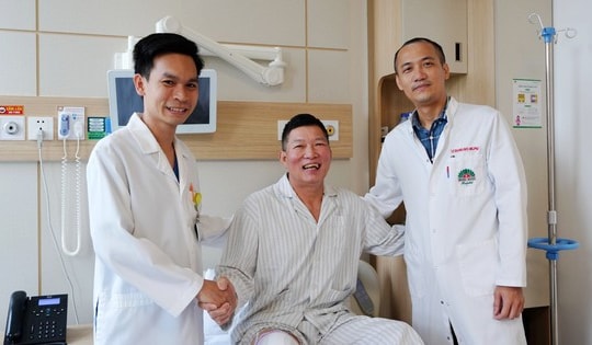 Bay từ Mỹ về Việt Nam thay khớp gối, người đàn ông thoát khỏi cảnh đau khớp gối suốt 5 năm