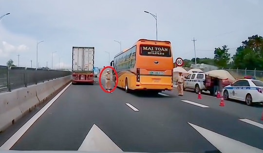 CSGT nói lý do xuất hiện trên cao tốc Vĩnh Hảo - Phan Thiết và ra hiệu dừng xe