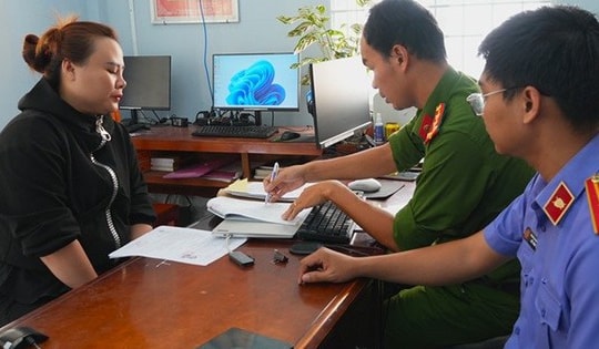 Không trả 100 triệu đồng do chuyển khoản nhầm, người phụ nữ bị khởi tố hình sự 

