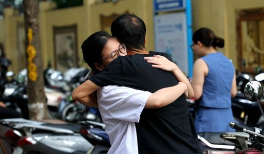 Lối đi nào khi cánh cửa lớp 10 công lập khép lại?