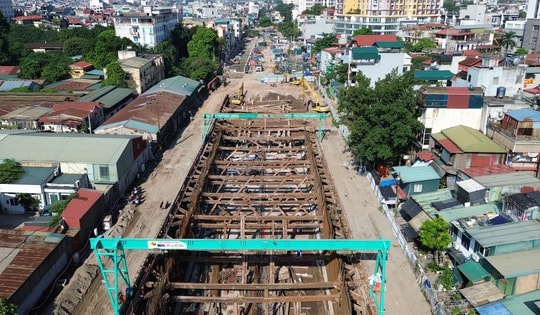 Hà Nội: Nhiều công trình xây dựng thiếu giàn giáo, rào chắn, hồ sơ chưa đạt