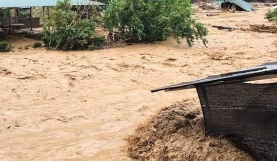 Hàng loạt điểm có nguy cơ lũ quét, sạt lở đất ở Nghệ An và Hà Tĩnh