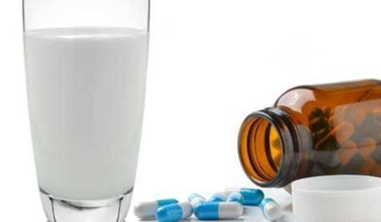 6 loại thuốc không uống cùng với sữa