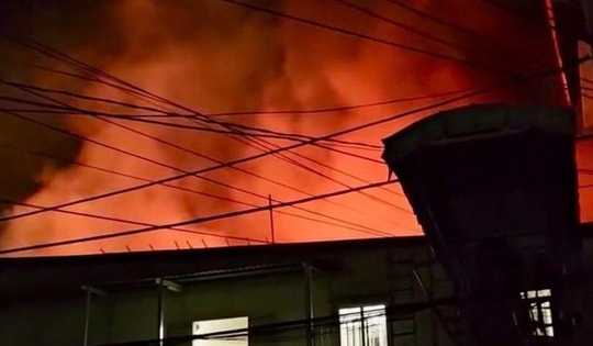 Cháy cư xá Độc Lập ở Thành phố Hồ Chí Minh khiến tám người tử vong