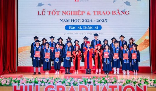 Lễ tốt nghiệp đầy cảm xúc tại Đại học Quốc tế Hồng Bàng: Tuyên thệ y đức, tri ân và hàng loạt thành tích rực rỡ