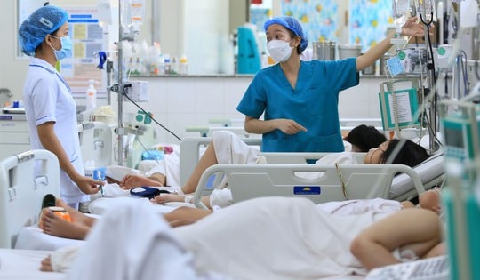 Đãi ngộ tương xứng góp phần nâng cao công tác chăm sóc sức khỏe nhân dân