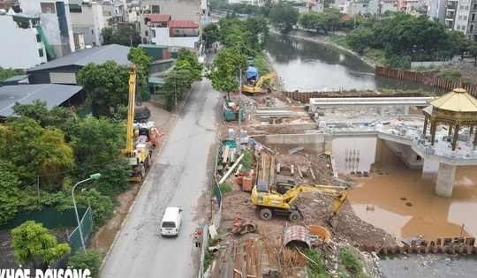 'Lạ mắt' kiến trúc đập dâng đầu tiên trên sông Tô Lịch sắp hoàn thành