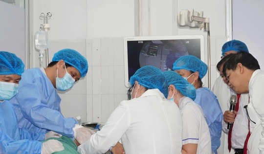 Lần đầu tiên Đồng bằng sông Cửu Long triển khai kỹ thuật nội soi siêu âm