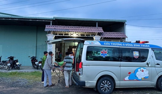 Phát hiện thi thể người đàn ông hay đi chăn vịt dưới ao nước