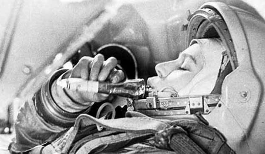 Những khoảnh khắc nghẹt thở ít người biết về người phụ nữ đầu tiên bay vào vũ trụ