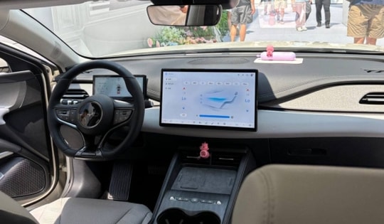 Xe sedan hạng trung giá 485 triệu đồng đẹp sang trọng như Toyota Camry, rẻ hơn Honda Civic, chỉ như Toyota Vios có gì đặc biệt khi ra mắt ở Trung Quốc?