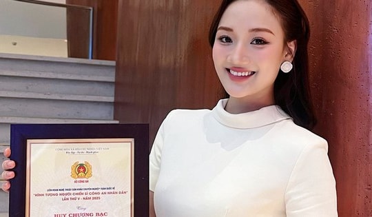 Á hậu quê Hưng Yên vừa nhận HCB Liên hoan Nghệ thuật Sân khấu chuyên nghiệp toàn quốc