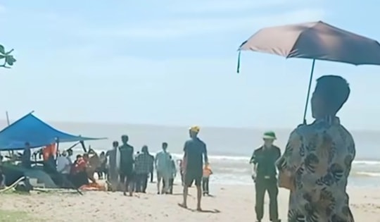 Một người mất tích, một người nguy kịch khi tắm biển Sầm Sơn