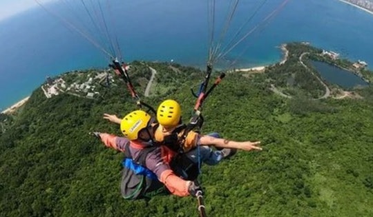 Một du khách tử vong khi chơi dù lượn tại bán đảo Sơn Trà