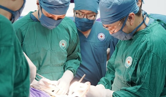 Từ dấu hiệu bất thường, cụ ông 76 tuổi được phát hiện bị máu tụ mạn tính