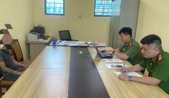 Xử lý thanh niên không mặc quần áo hát karaoke rồi phát trực tiếp lên Facebook