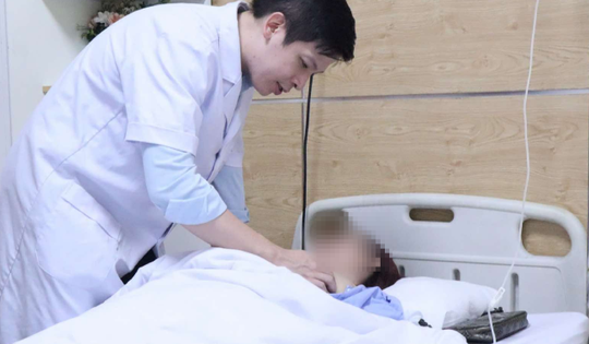 Mong thay đổi phong thủy, khách hàng đòi bác sĩ mổ lúc 1h sáng