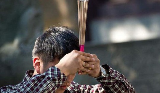 Thờ cúng Tổ tiên tưởng là thói quen nhưng hóa ra là phúc phần hưng thịnh cả một dòng họ, giúp con cháu khỏe mạnh, phước báu gia tăng