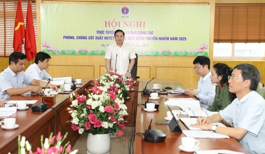 Dịch bệnh sốt xuất huyết bắt đầu vào cao điểm, phòng dịch đơn giản từ hộ gia đình