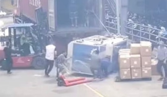 Phú Thọ: Kiện hàng rơi trong quá trình vận chuyển, một người tử vong