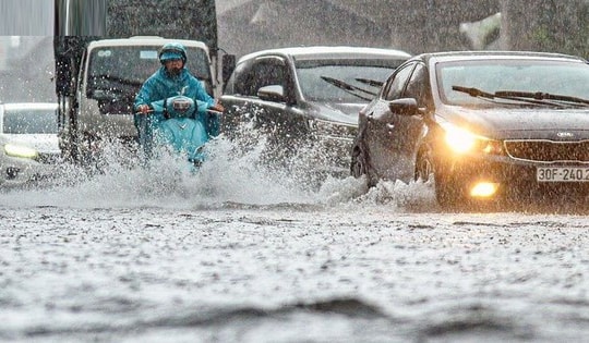 Cao điểm mưa lớn ở miền Bắc, lũ trên nhiều sông lên nhanh