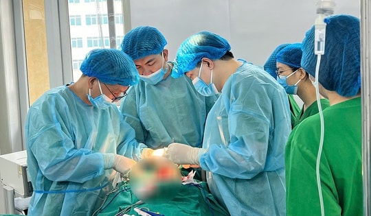 Cắt khối u hiếm gặp, cứu bệnh nhân suy tim độ III, phải ngủ ngồi