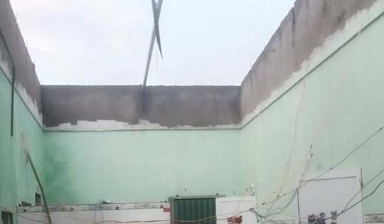 Hàng chục căn nhà ở Lâm Đồng bị tốc mái, trơ lại 4 bức tường
