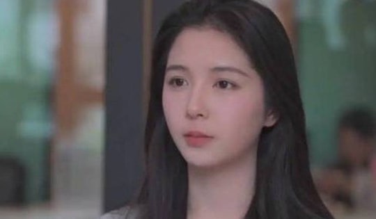 Gia thế nữ sinh Đại học Thanh Hoa bị bố cấm livestream trên mạng vì quá xinh đẹp