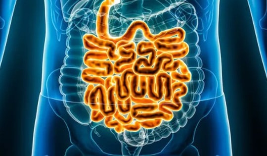 Bé gái 10 tuổi phát hiện mắc ung thư đường tiêu hóa từ dấu hiệu nhiều người Việt bỏ qua