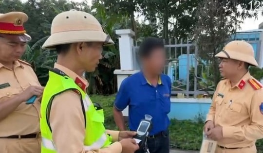 Tài xế uống rượu từ tối, sáng hôm sau vẫn chở 45 khách đi du lịch