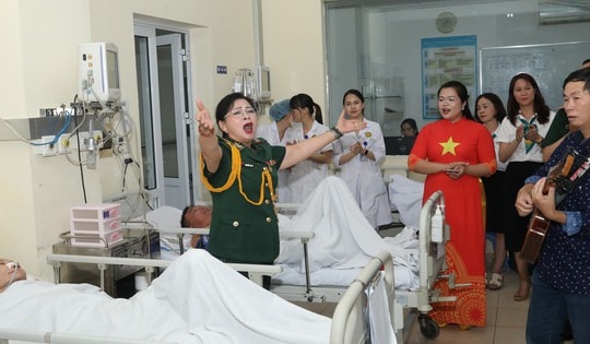 14 năm gieo hạt yêu thương của chương trình 'Mang âm nhạc đến bệnh viện'