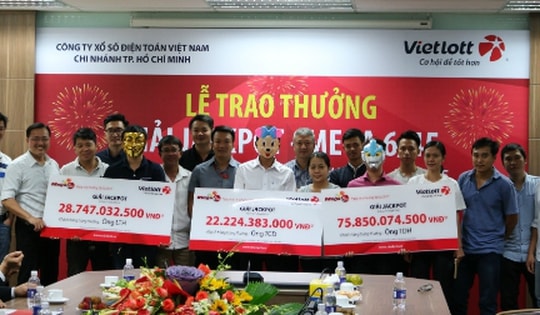 Chuyện khó tin: 3 người cùng trúng Vietlott trong một tối, giải độc đắc hơn 340 tỷ đã tìm về chủ