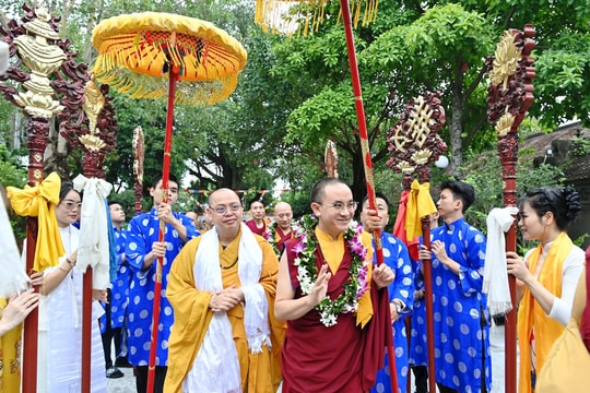 Đoàn Phật giáo Nepal tổ chức Pháp hội Lama Norlha tại Chùa Sủi