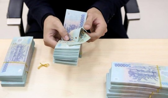 Gửi tiết kiệm 6 tháng hay 1 năm: Ngân viên ngân hàng giàu kinh nghiệm đưa ra lời khuyên chính xác