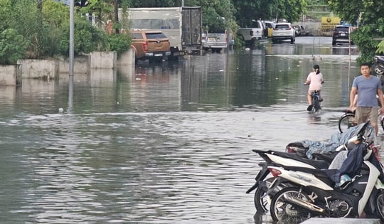 Miền Bắc mưa dông rải rác, trời nắng gián đoạn