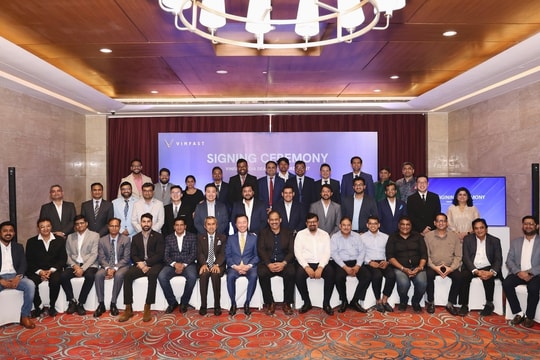 VinFast bắt tay 13 đại lý, mở 32 showroom khắp Ấn Độ
