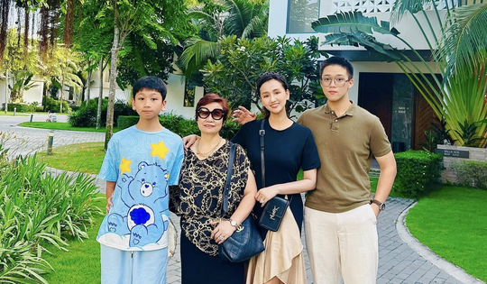 Con trai Lã Thanh Huyền gây sốt với vẻ ngoài khôi ngô, chiều cao nổi bật trong kỳ nghỉ hè cùng gia đình