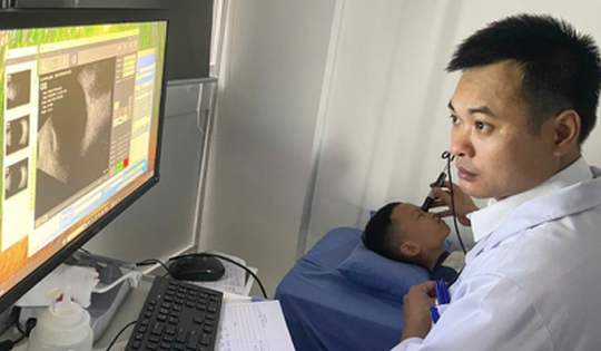 Bé trai 6 tuổi ở Ninh Bình bị dập nhãn cầu, xuất huyết trong mắt sau khi chơi dây thun và bóng nảy