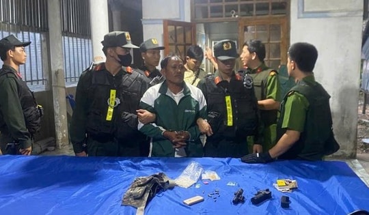 Trung tá công an bị bắn khi ngăn cản một vụ bạo lực gia đình