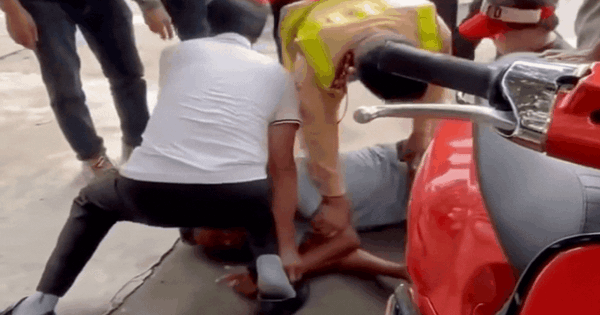 Bị dừng xe vì vượt đèn đỏ, nam tài xế tấn công CSGT giữa đường