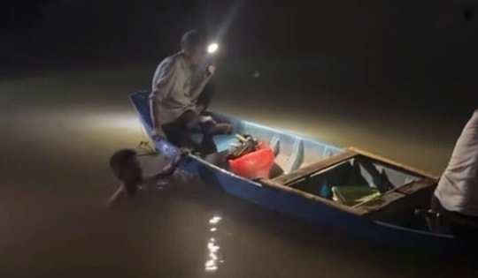 Đi tắm sông cùng nhóm bạn, nam sinh lớp 6 đuối nước mất tích