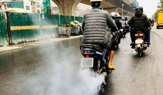 Khí thải xe máy là 'sát thủ vô hình' đe dọa sức khỏe và môi trường đô thị