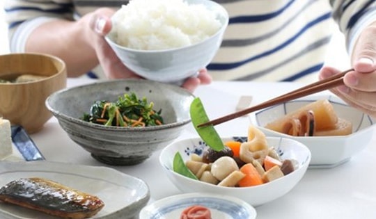 Hệ lụy từ việc nhịn ăn để giảm cân cực đoan ở tuổi dậy thì