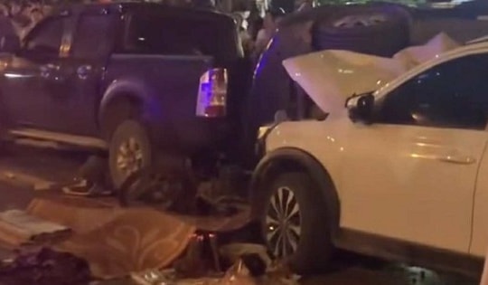 Hà Nội: Ô tô mất lái tông nhiều người thương vong tại Dương Nội