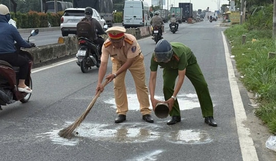 TP Hồ Chí Minh: Xác minh đối tượng phun sơn dòng chữ 'bắn tốc độ' trên đường Lê Quang Đạo
