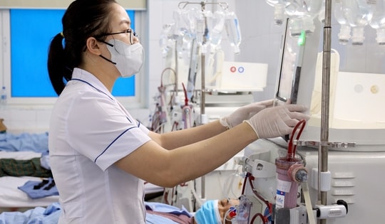 Bộ Y tế phản hồi gì về đề xuất có chính sách thu hút, phụ cấp đặc thù, hỗ trợ cán bộ y tế?