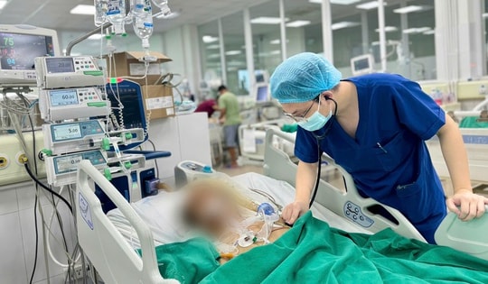 Uống rượu hơn 10 năm, cụ bà đột quỵ não