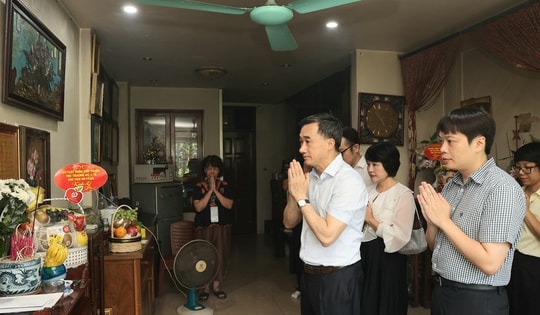 Thứ trưởng Trần Văn Thuấn thăm, tri ân gia đình Liệt sĩ, bác sĩ Đặng Thuỳ Trâm