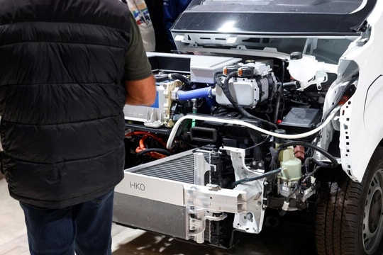 Stellantis bất ngờ hủy bỏ kế hoạch xe hydro, tập trung vào xe điện và xe hybrid