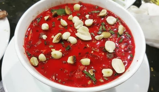 Tin chính thức về 2 người tử vong, 3 người nhập viện Bạch Mai vì ăn tiết canh ở Hưng Yên